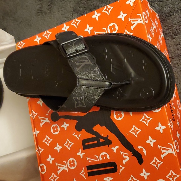 Louis Vuitton Flip Flops size Mens 12 (46) Black Monogram with Buckle - Picture 3 of 4